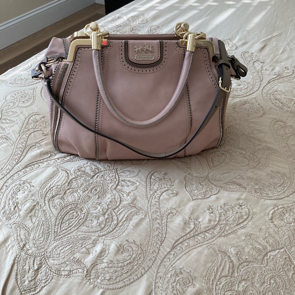 Coach Purse.Like New.Exelent condition. - Picture 7 of 10